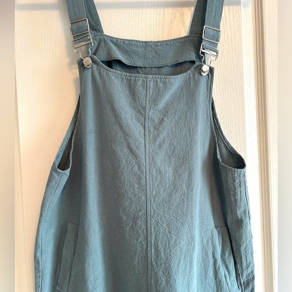 Stylish Blue Jumpsuit Romper - Picture 2 of 3